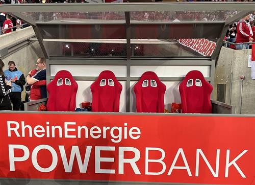Unsere PowerBank – der beste Platz im RheinEnergieSTADION