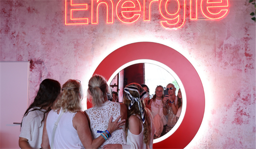 Volle Power für die Festivalstadt: RheinEnergie bei PAROOKAVILLE 2026