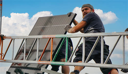 Energy Sharing: So teilt ihr euren Solarstrom mit Nachbarn